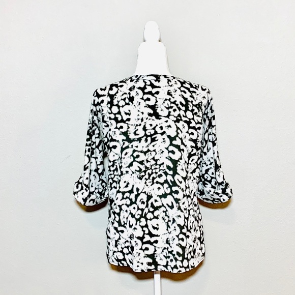 The Limited White and Gray Button Down Top - Picture 4 of 5